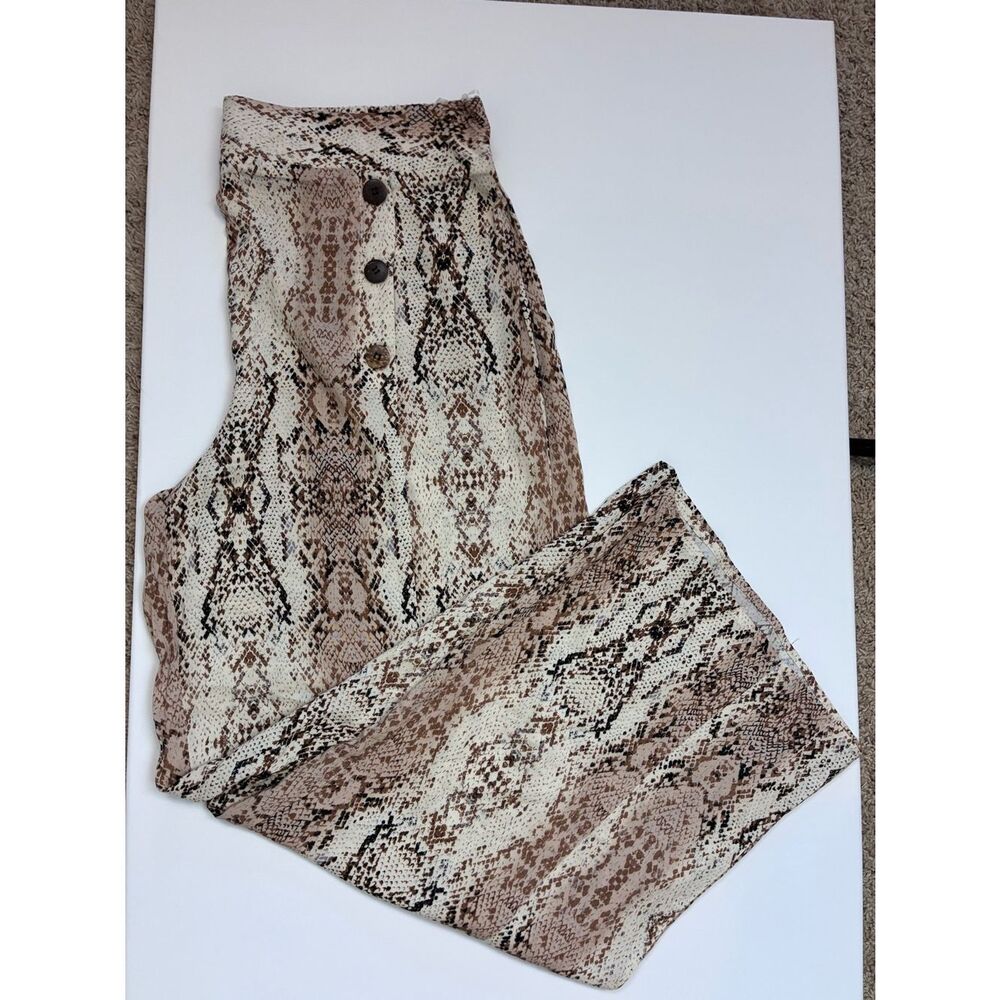Mlle Gabrielle NWT Snake-Print High waisted Wide Leg Pants w/cool buttons